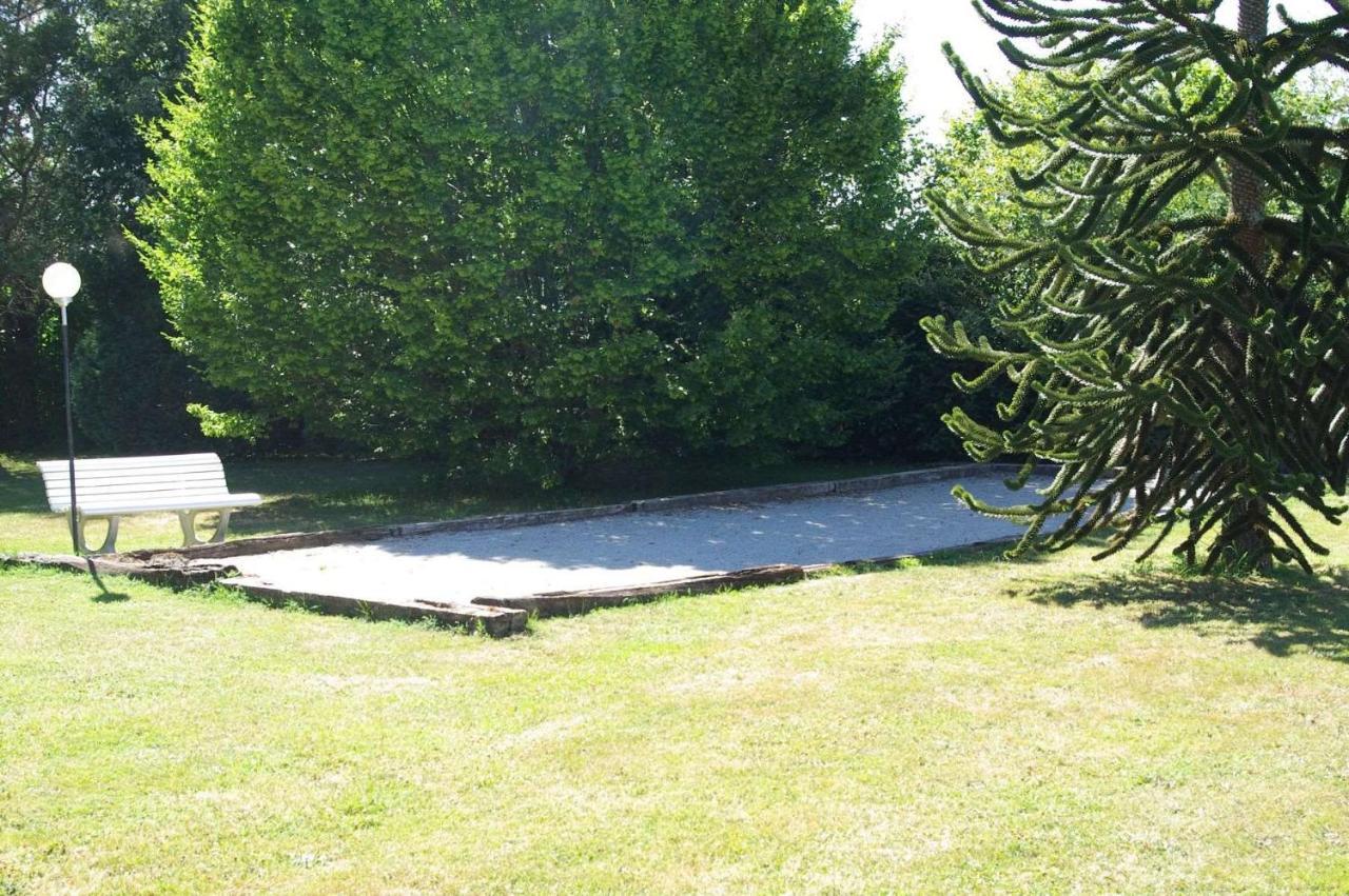 A L'Oree Du Parc Saint-Priest-des-Champs Экстерьер фото