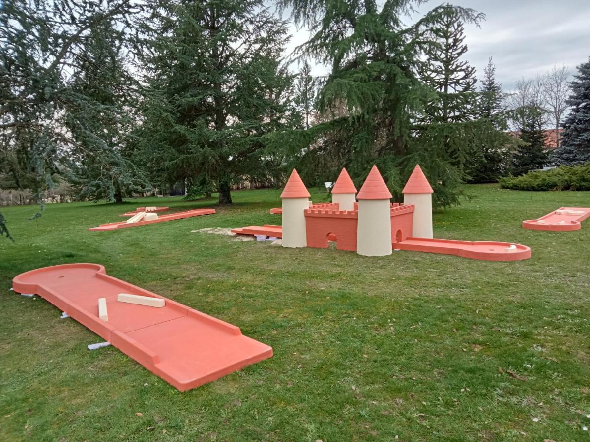 A L'Oree Du Parc Saint-Priest-des-Champs Экстерьер фото
