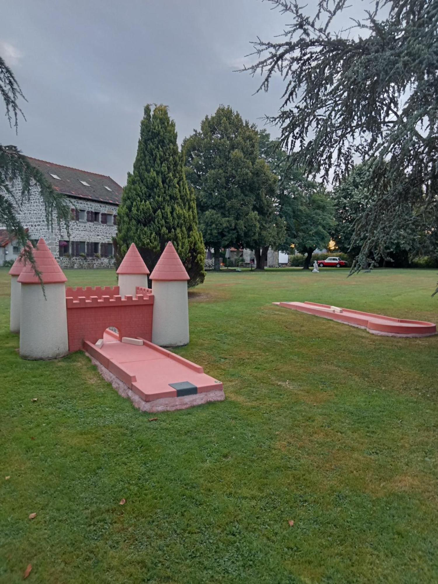 A L'Oree Du Parc Saint-Priest-des-Champs Экстерьер фото