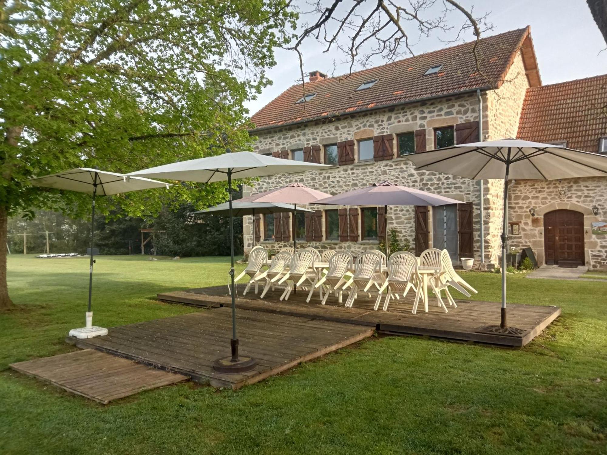 A L'Oree Du Parc Saint-Priest-des-Champs Экстерьер фото