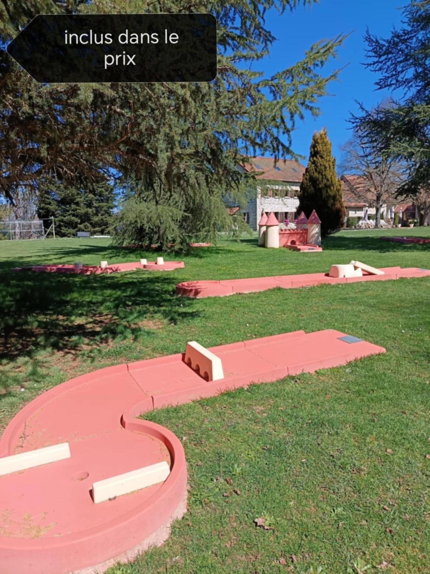 A L'Oree Du Parc Saint-Priest-des-Champs Экстерьер фото