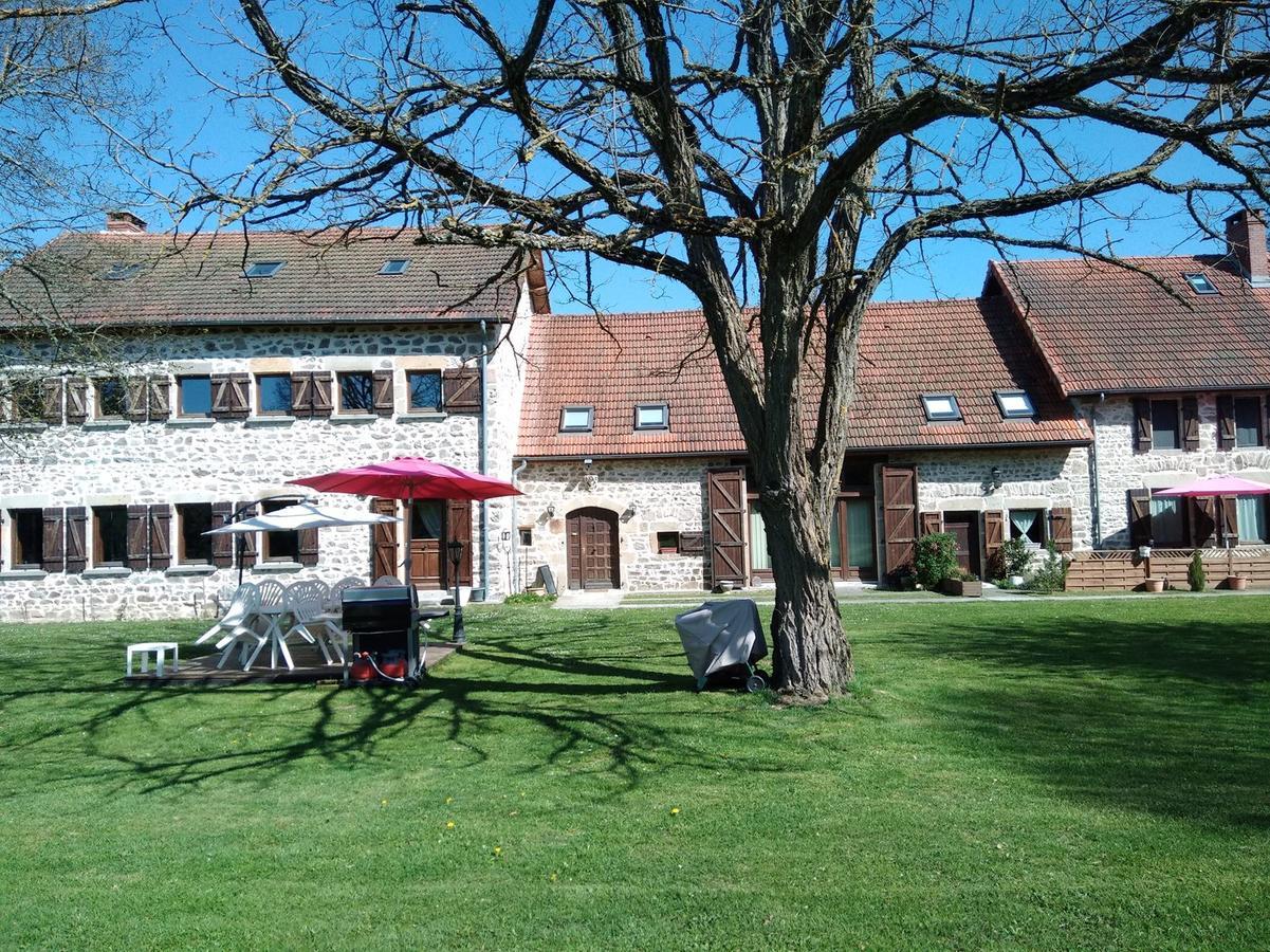A L'Oree Du Parc Saint-Priest-des-Champs Экстерьер фото